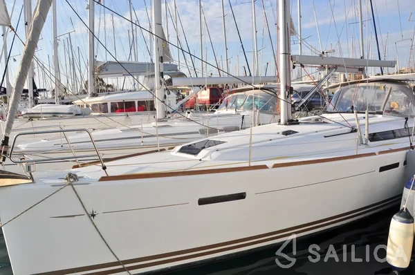 Sun Odyssey 439 - Yacht Charter Sailica