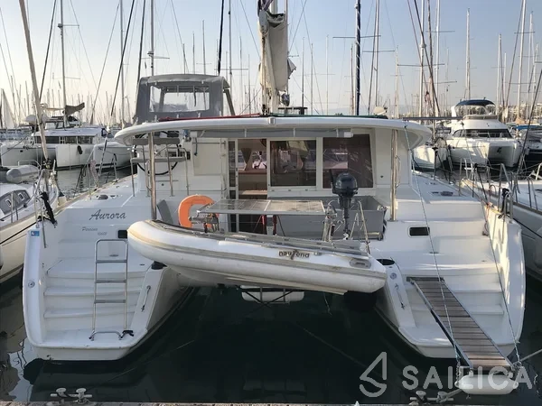 Lagoon 400 - Yacht Charter Sailica