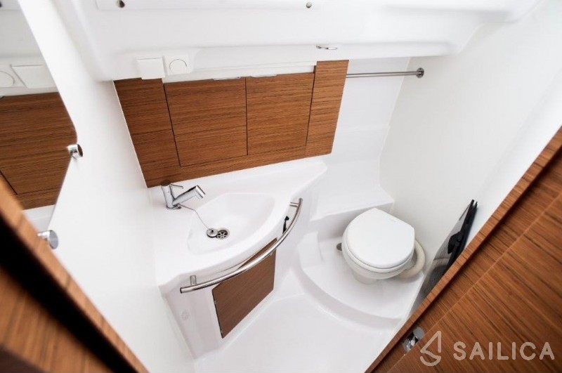 Elan 40 Impression - Yacht Charter Sailica