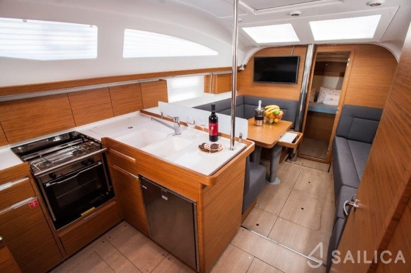 Elan 40 Impression - Yacht Charter Sailica