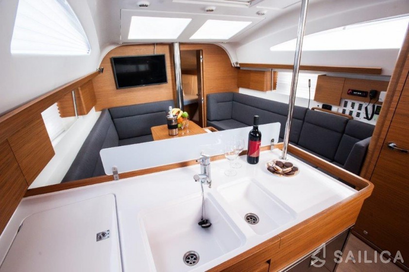 Elan 40 Impression - Yacht Charter Sailica