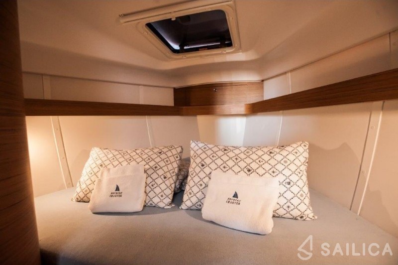 Elan 40 Impression - Yacht Charter Sailica