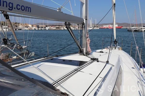 Sun Odyssey 410 - Yacht Charter Sailica