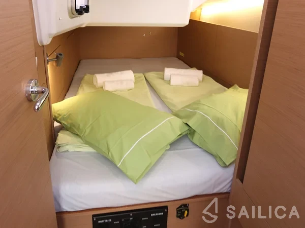 Sun Odyssey 410 - Yacht Charter Sailica