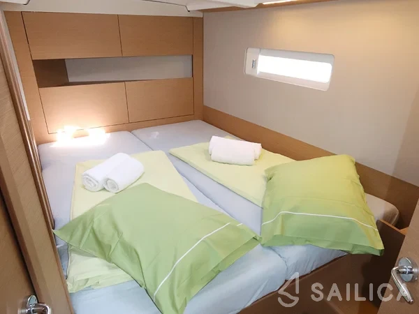 Sun Odyssey 410 - Yacht Charter Sailica