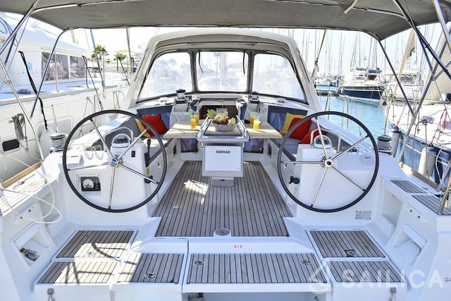 Oceanis 41 - Yacht Charter Sailica