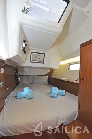 Oceanis 41 - Yacht Charter Sailica