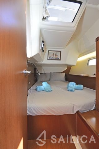 Oceanis 41 - Yacht Charter Sailica