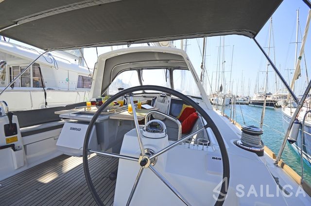 Oceanis 41 - Yacht Charter Sailica