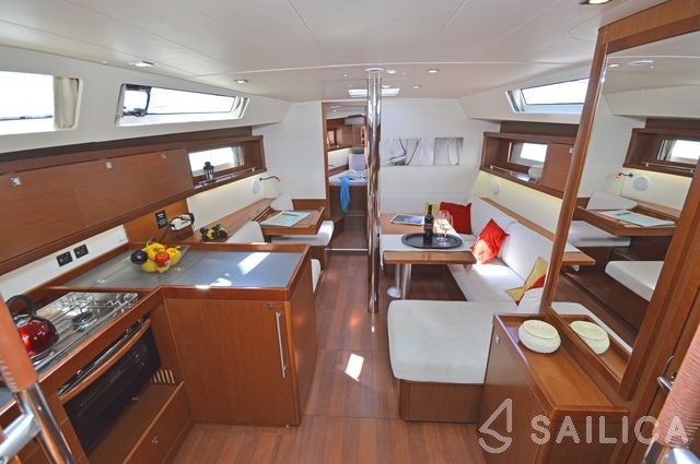 Oceanis 41 - Yacht Charter Sailica