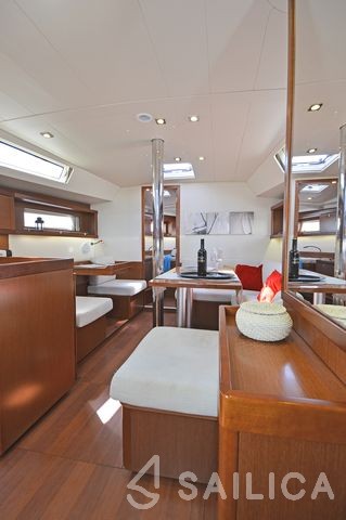 Oceanis 41 - Yacht Charter Sailica