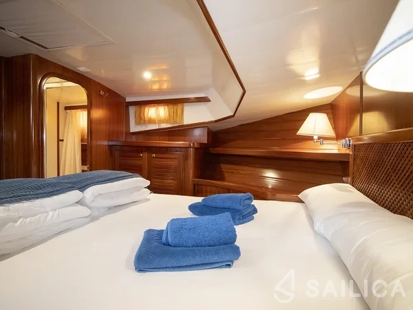 Menorquin 160 - Yacht Charter Sailica