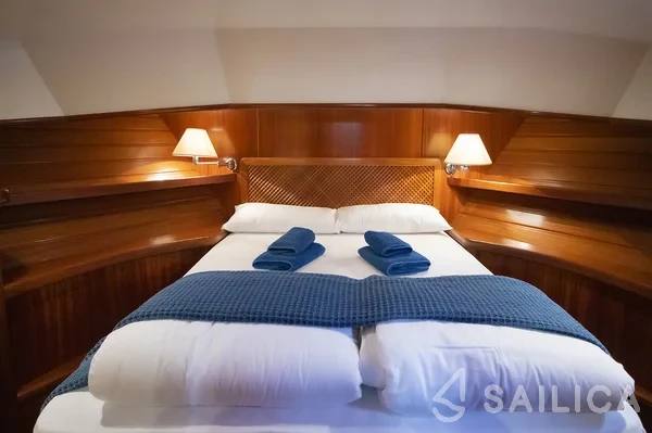 Menorquin 160 - Yacht Charter Sailica