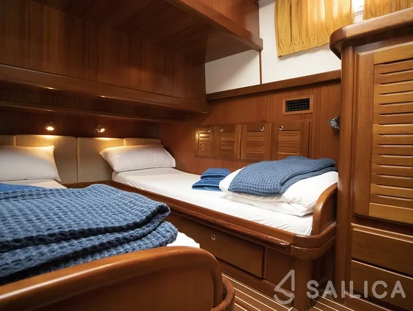 Menorquin 160 - Yacht Charter Sailica