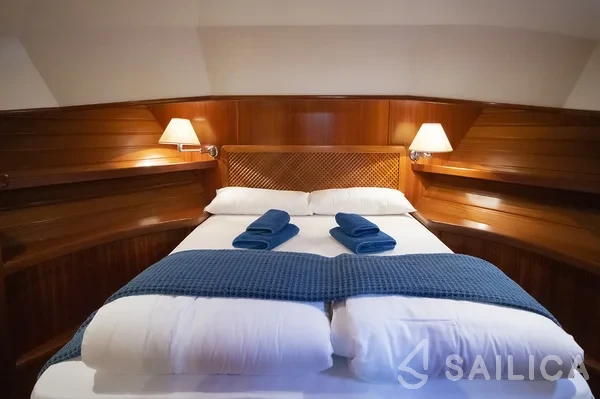 Menorquin 160 - Yacht Charter Sailica