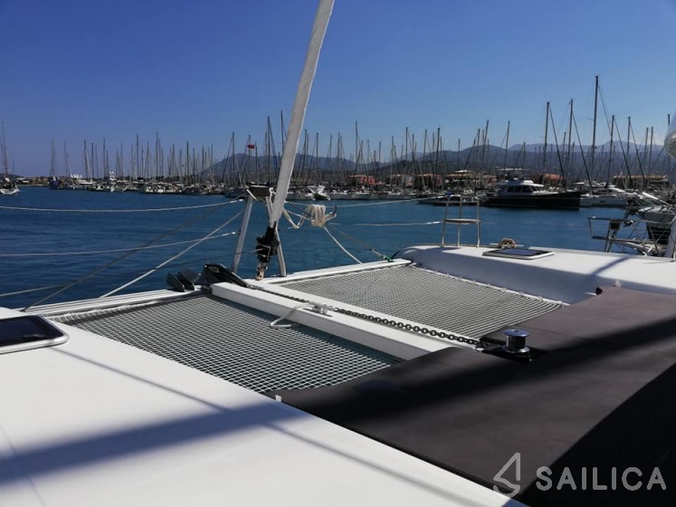 Lagoon 42 - Yacht Charter Sailica