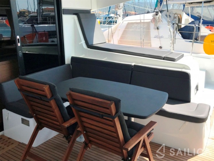 Lagoon 42 - Yacht Charter Sailica