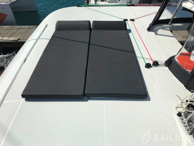 Lagoon 42 - Yacht Charter Sailica