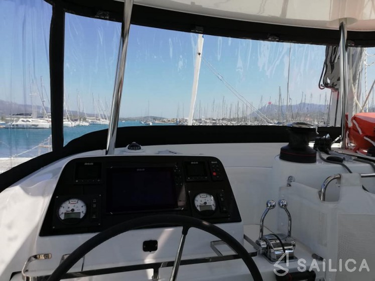 Lagoon 42 - Yacht Charter Sailica