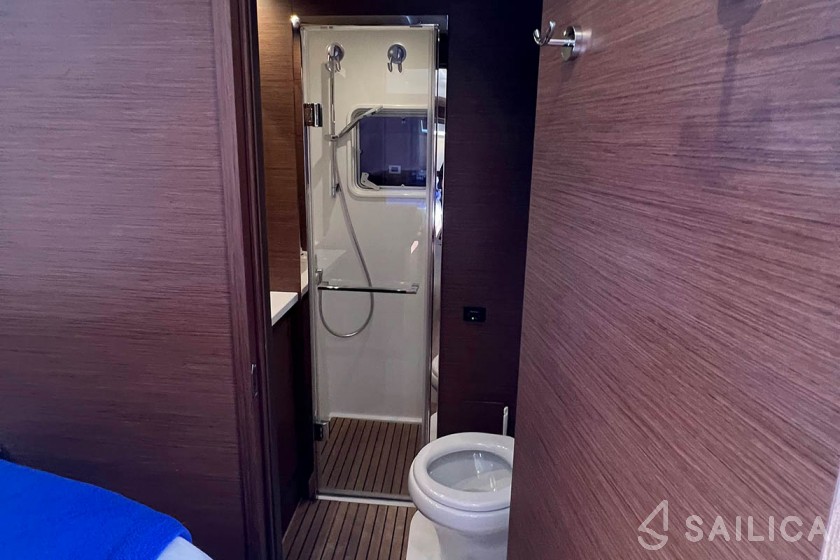 Lagoon 52F - Yacht Charter Sailica