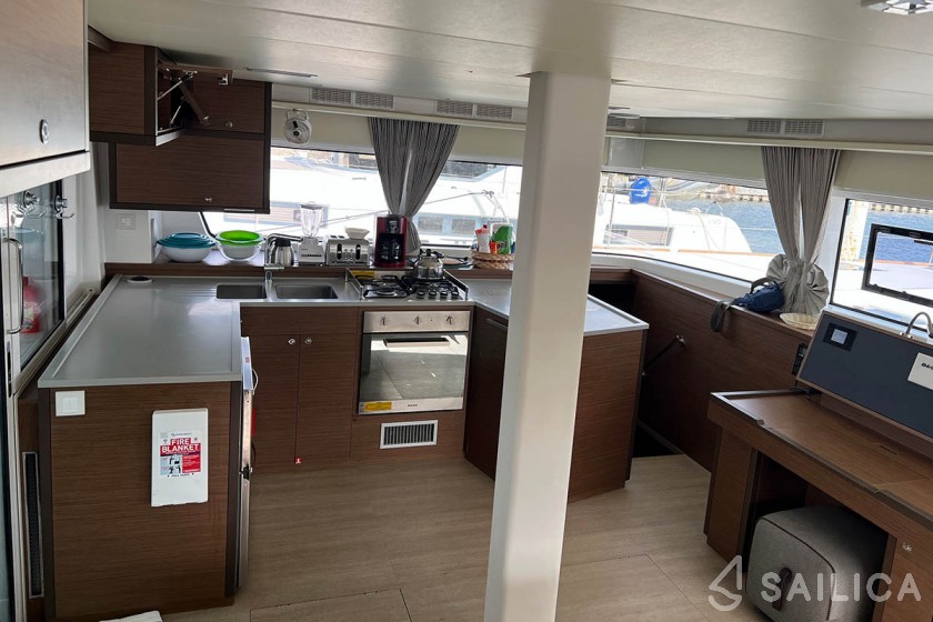Lagoon 52F - Yacht Charter Sailica