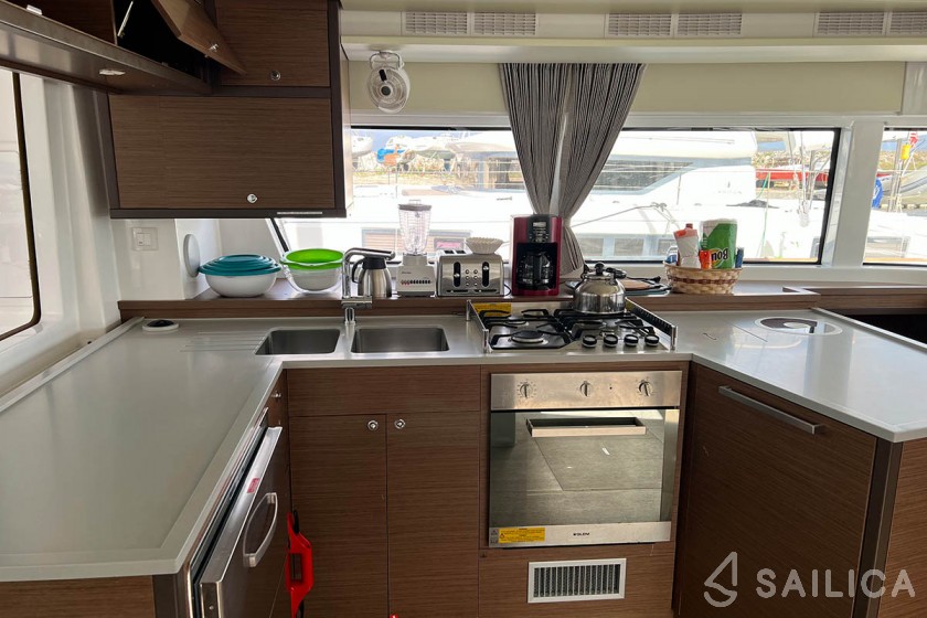 Lagoon 52F - Yacht Charter Sailica