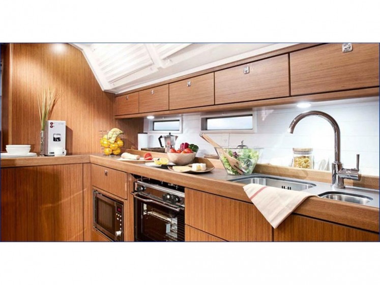 Bavaria 46 Cruiser - Yacht Charter Sailica