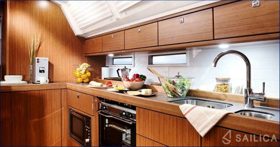 Bavaria 46 Cruiser - Yacht Charter Sailica