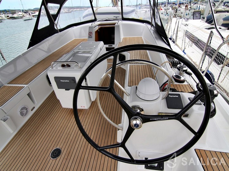 Jeanneau 54 - Yacht Charter Sailica