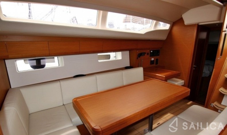 Jeanneau 54 - Yacht Charter Sailica