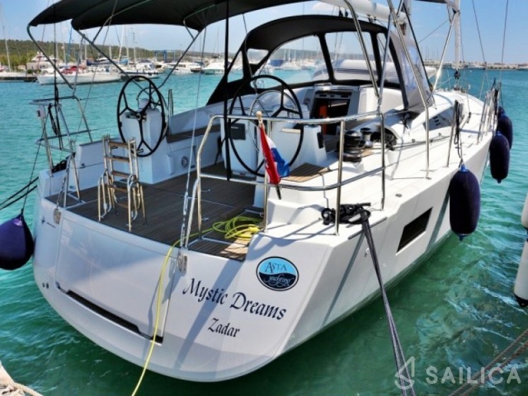 Jeanneau 54 - Yacht Charter Sailica