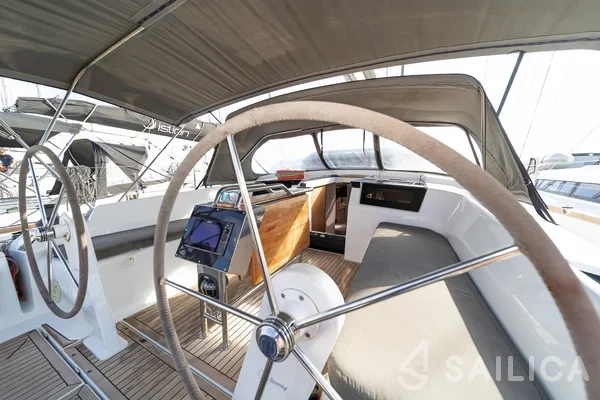 Hanse 418 - Yacht Charter Sailica