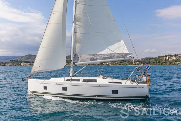 Hanse 418 - Yacht Charter Sailica