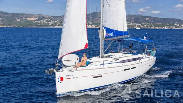 Sun Odyssey 419 - Yacht Charter Sailica
