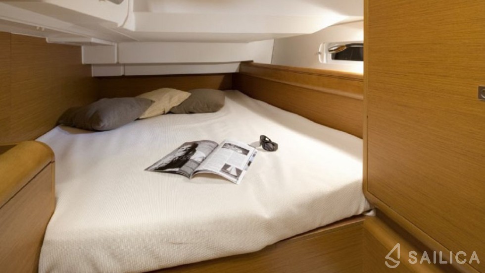 Sun Odyssey 419 - Yacht Charter Sailica