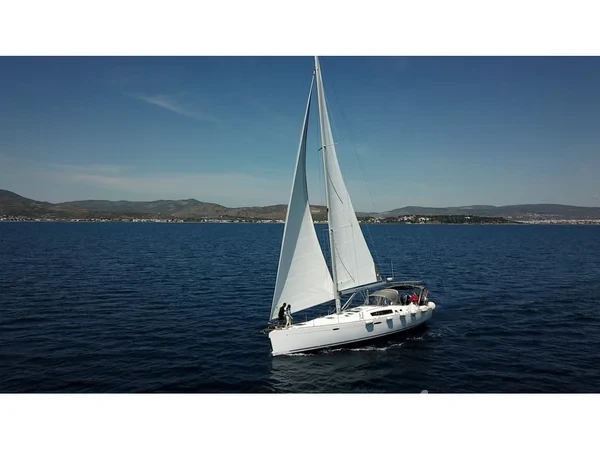 Oceanis 54 - Yacht Charter Sailica