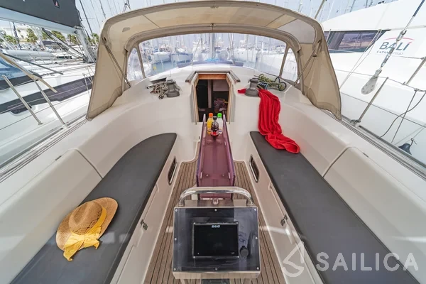 Hanse 430 - Yacht Charter Sailica
