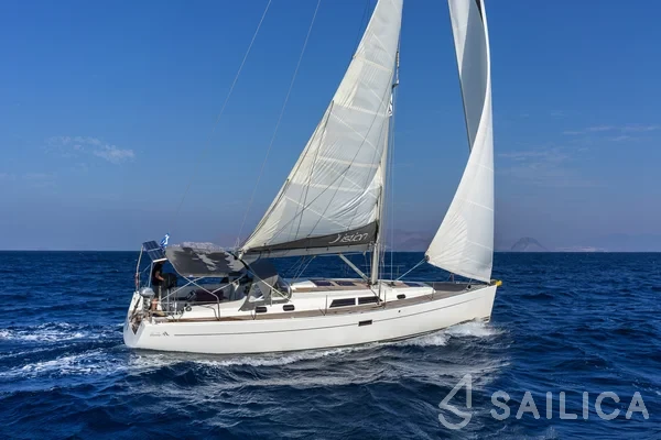 Hanse 430 - Yacht Charter Sailica