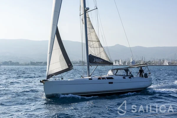 Hanse 430 - Yacht Charter Sailica