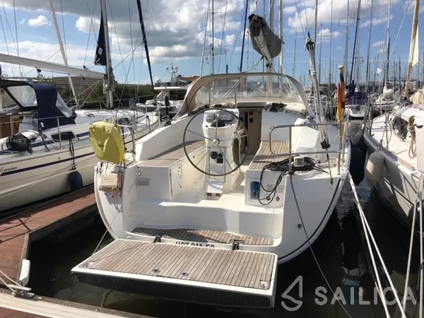Bavaria 36 Cruiser - Yacht Charter Sailica