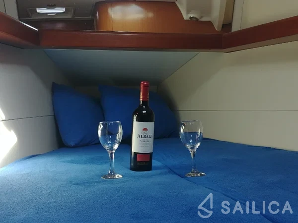 Oceanis 40 - Yacht Charter Sailica