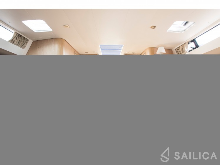 Oceanis 48 - Yacht Charter Sailica