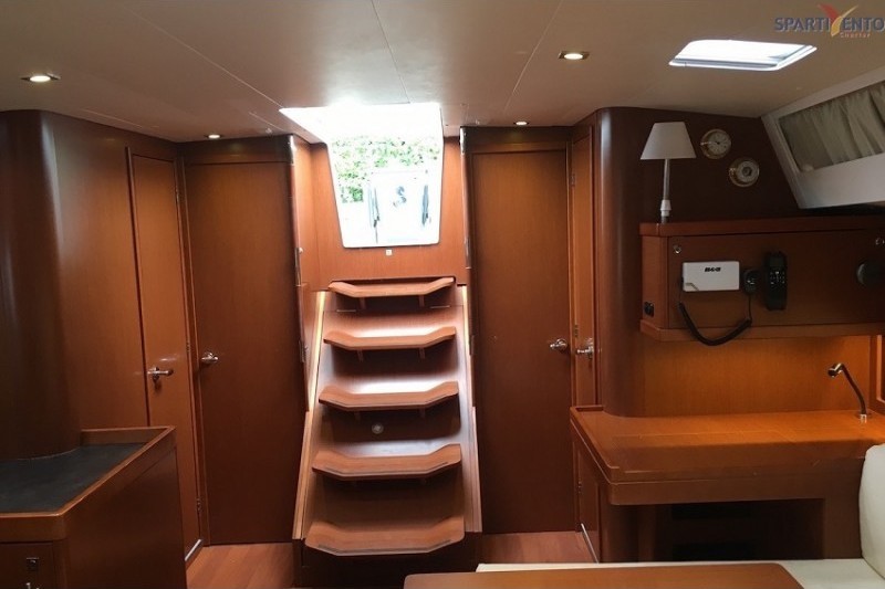 Oceanis 48 - Yacht Charter Sailica