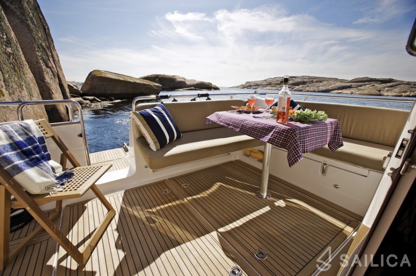Nimbus 365 Coupé - Yacht Charter Sailica