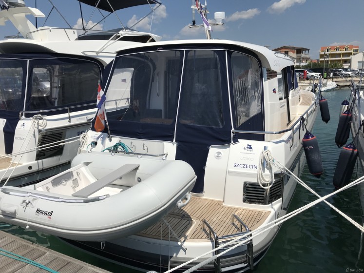 Nimbus 365 Coupé - Yacht Charter Sailica
