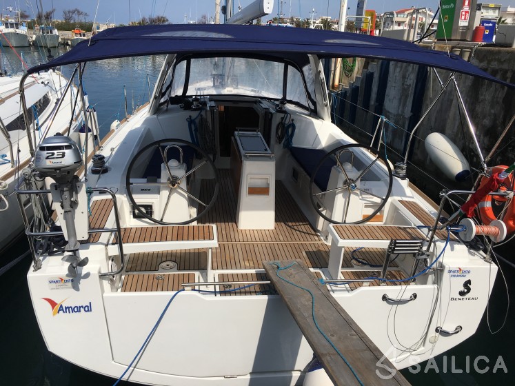 Oceanis 38 - Yacht Charter Sailica