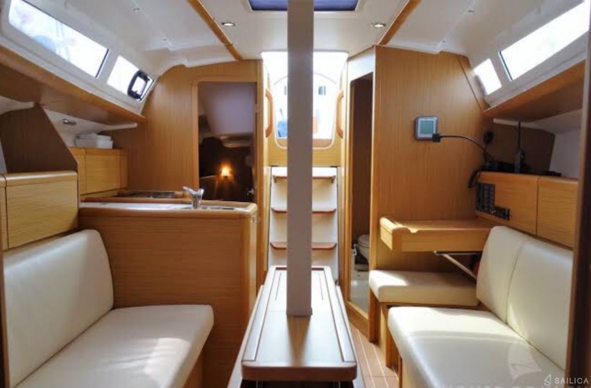 Sun Odyssey 33i - Yacht Charter Sailica