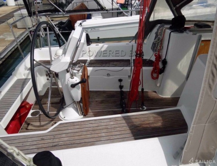 Sun Odyssey 33i - Yacht Charter Sailica