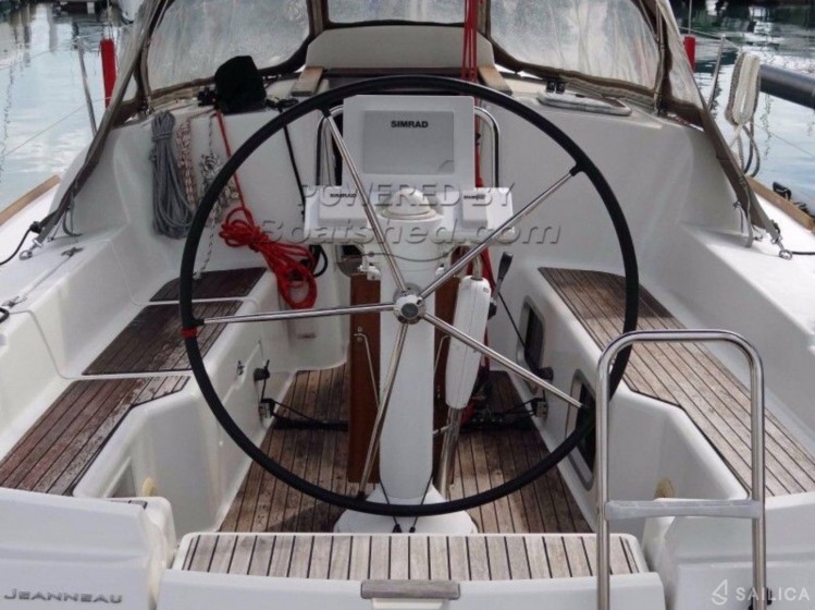 Sun Odyssey 33i - Yacht Charter Sailica