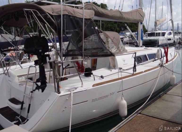 Sun Odyssey 33i - Yacht Charter Sailica